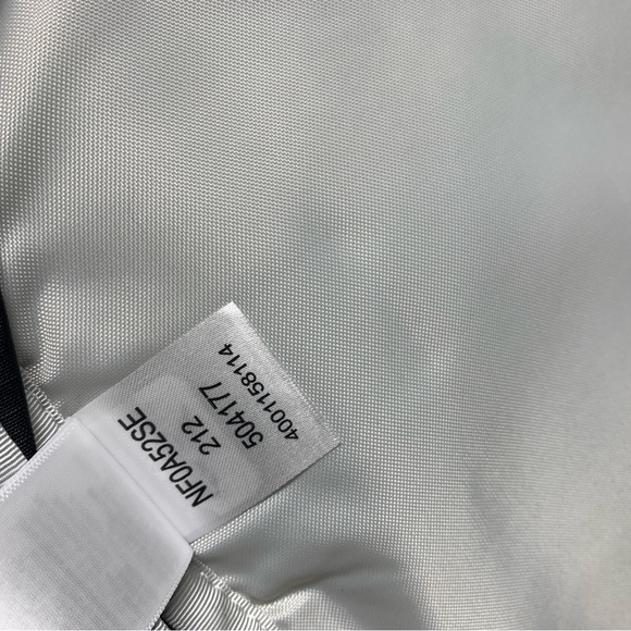 The North Face Borealis Backpack Men's Black Travel Day Pack Bag - Picture 15 of 16